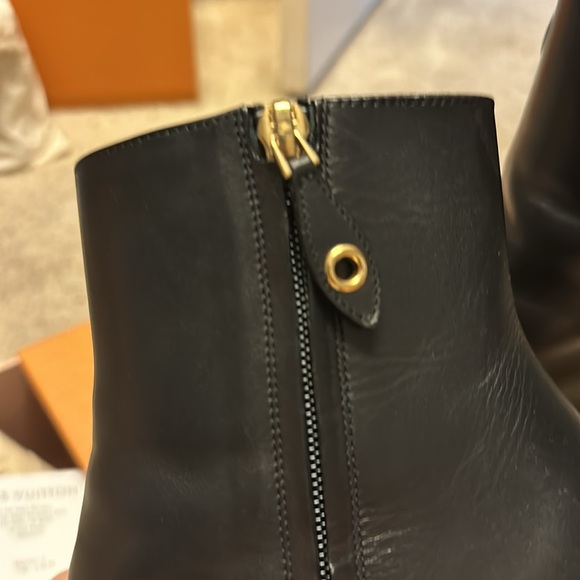 Louis Vuitton Shake Ankle Boot - Picture 10 of 15